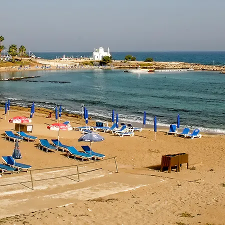 Anais Bay