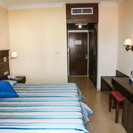 Anais Bay 3*