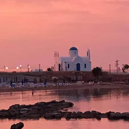 Отель Anais Bay