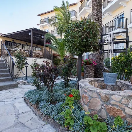 Anais Bay Отель 3*