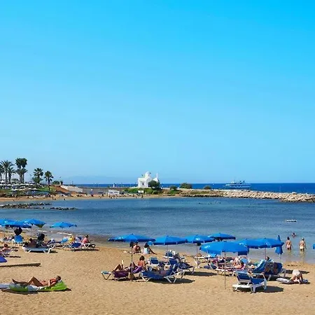 Отель Anais Bay