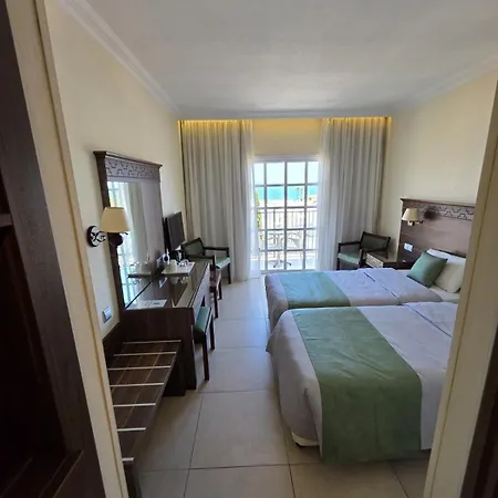 Anais Bay Hotel 3*